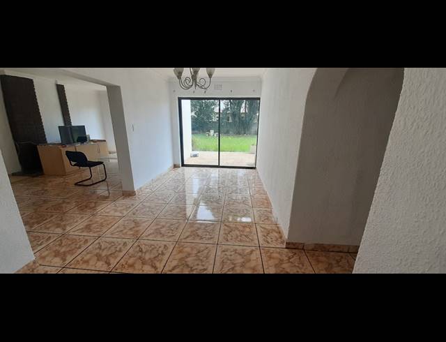 4 BEDROOM FREESTANDING FOR SALE IN ESTHER PARK